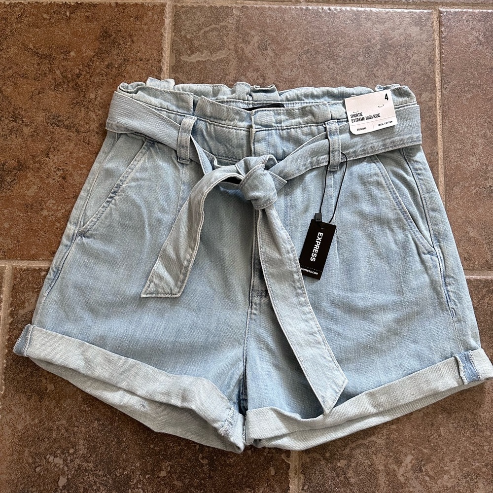Express Shorts